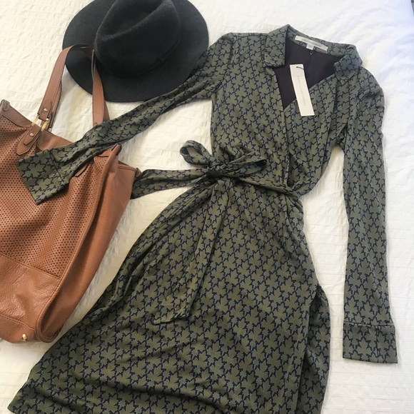 Diane Von Furstenberg Dresses & Skirts - DVF Long Sleeve Wrap Dress - 4